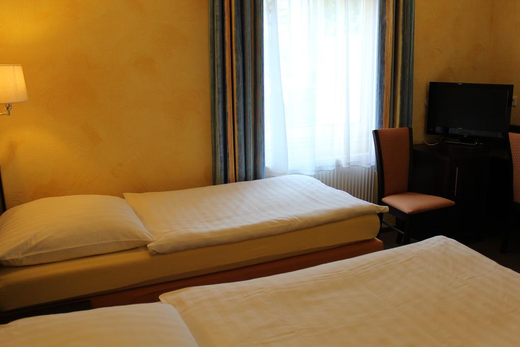 Hotel Rosenhof Düsseldorf Oda fotoğraf